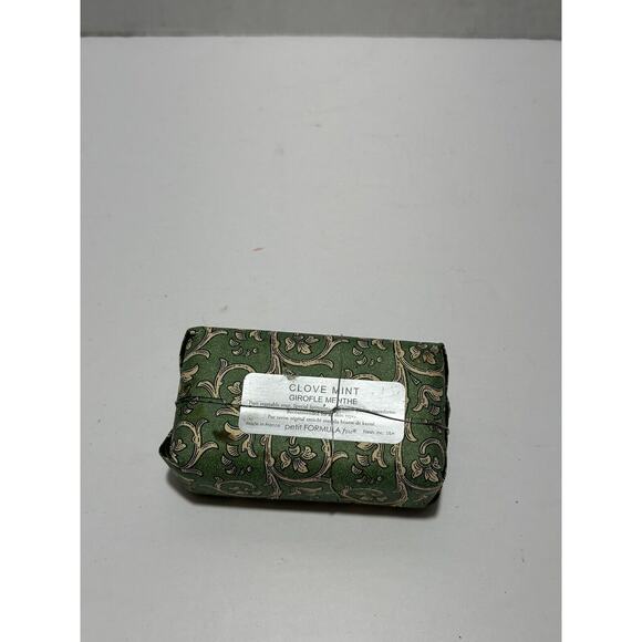 VINTAGE F21c Made In France Petit Formula Clove Mint Bar SOAP With Charm RARE - Picture 3 of 7